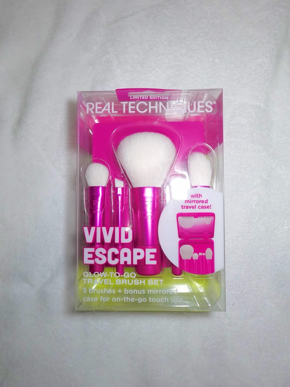 Real Techniques Glow-To-Go Travel Makeup Brush Kit - New